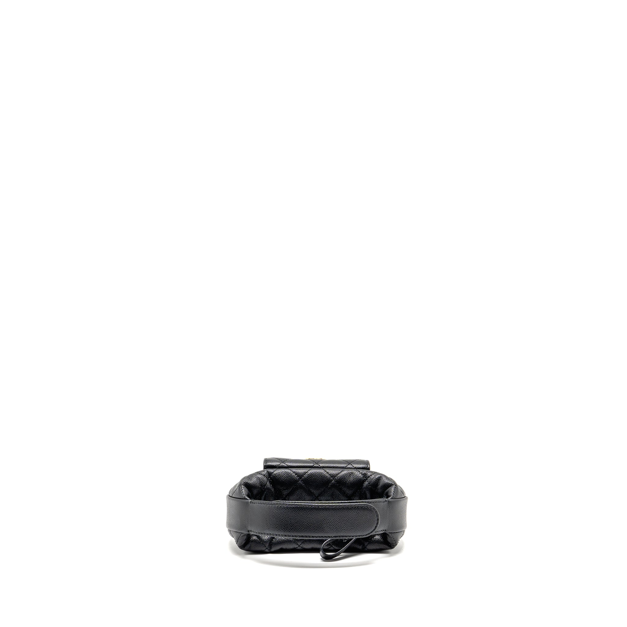 chanel-23b-round-clutch-caviar-black-lghwmicrochip