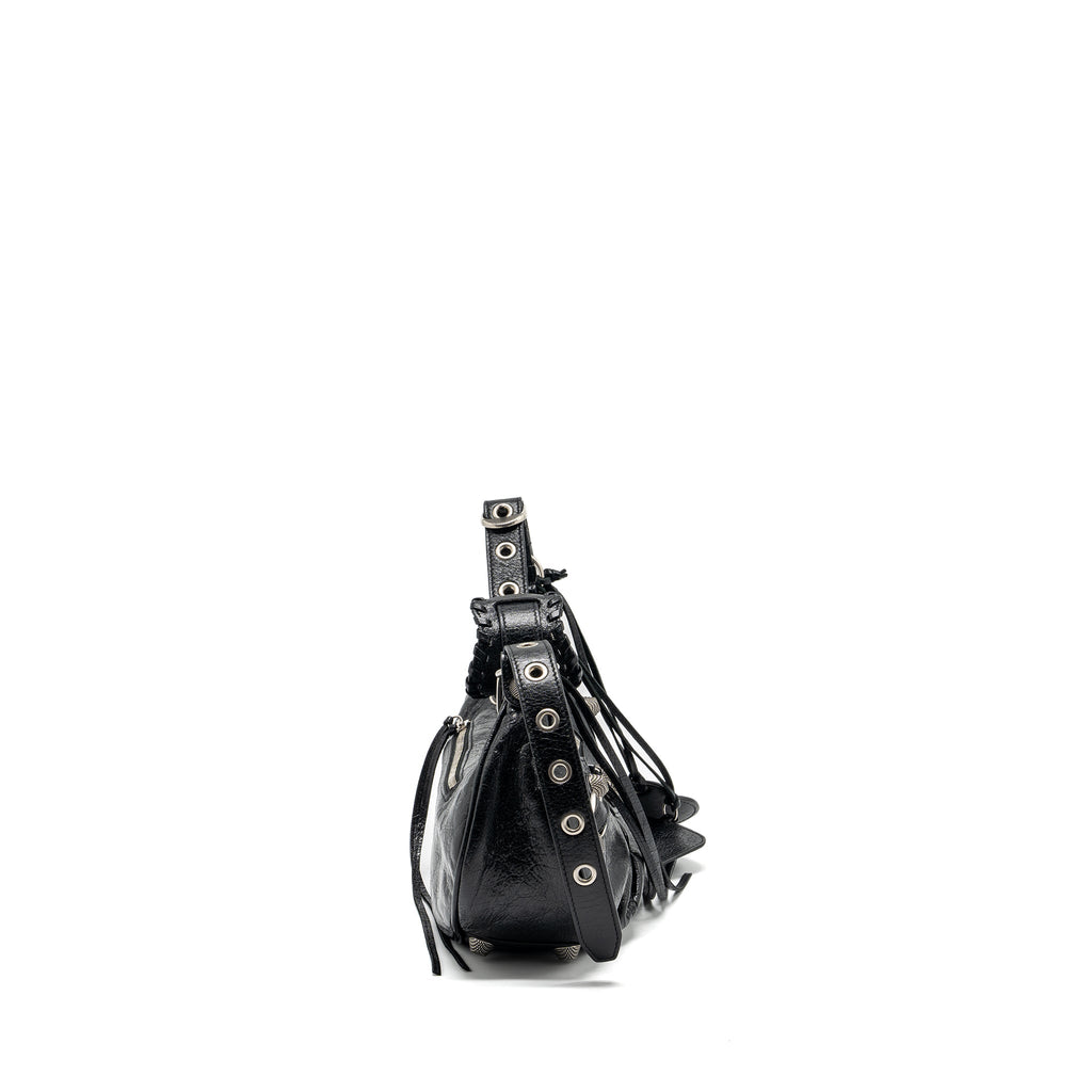 balenciaga-le-cargole-small-shoulder-bag-lambskin-black-shw-1