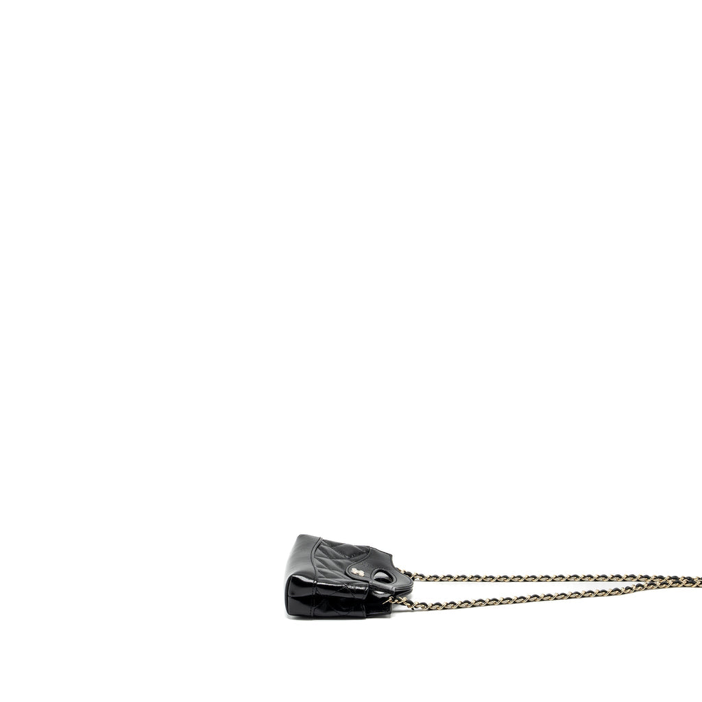 chanel-24s-31-mini-clutch-with-chain-shiny-lambskin-black-lghw-microchip