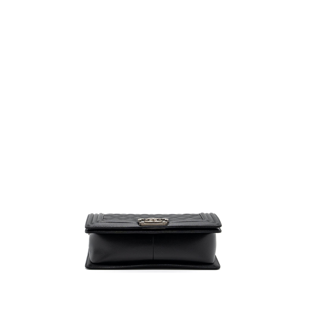 chanel-medium-boy-bag-caviar-black-ruthenium-silver-hardwaremicrochip