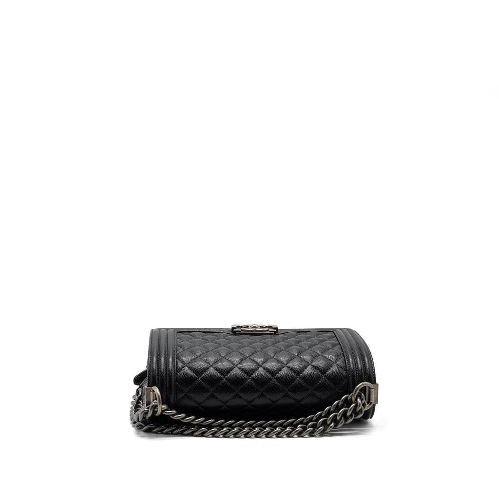 chanel-medium-boy-bag-caviar-black-ruthenium-silver-hardwaremicrochip