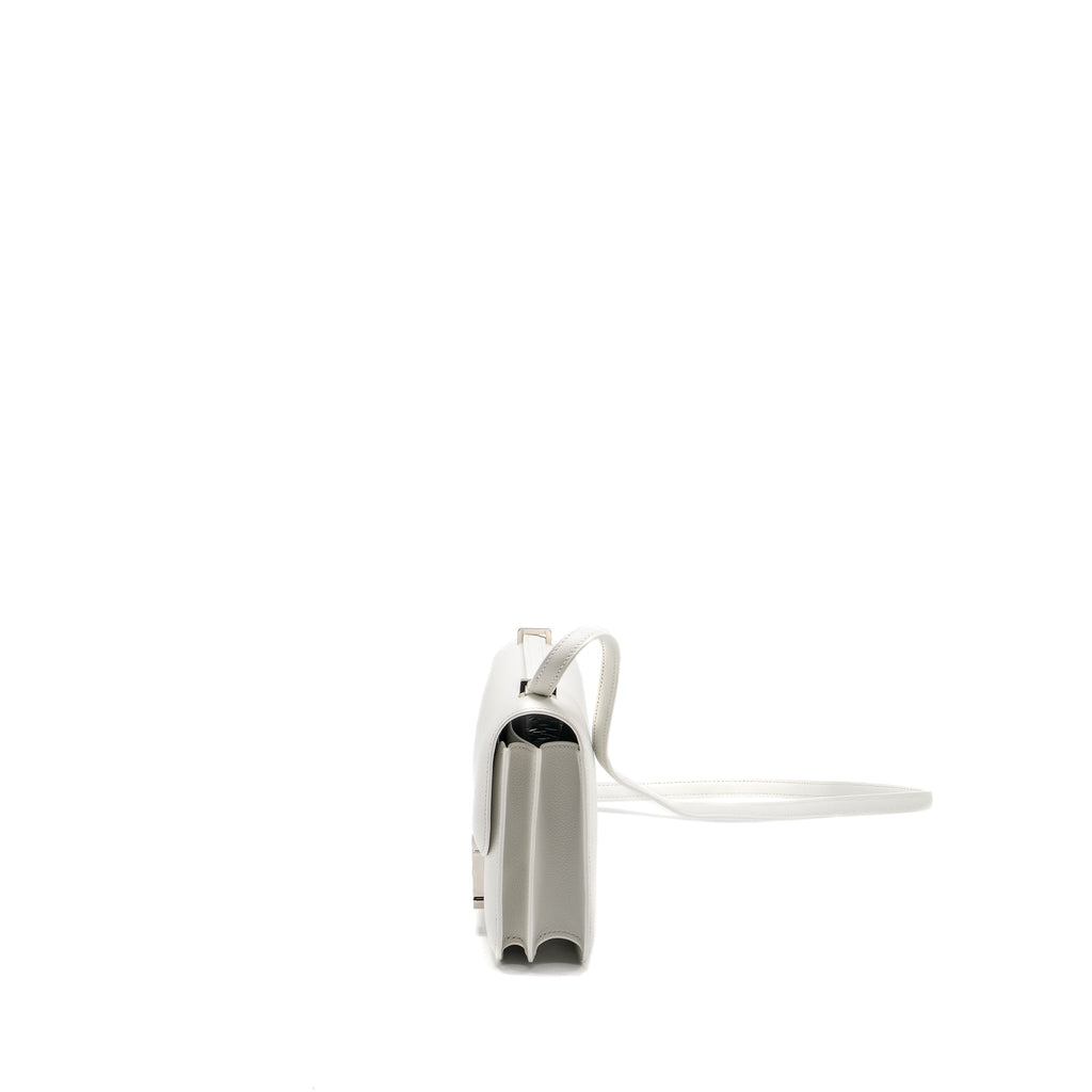 hermes-mini-constance-evercolor-alligator-mississippiensis-lisse-buckle-new-white-gris-ciment-shw-stamp-b-copy-1