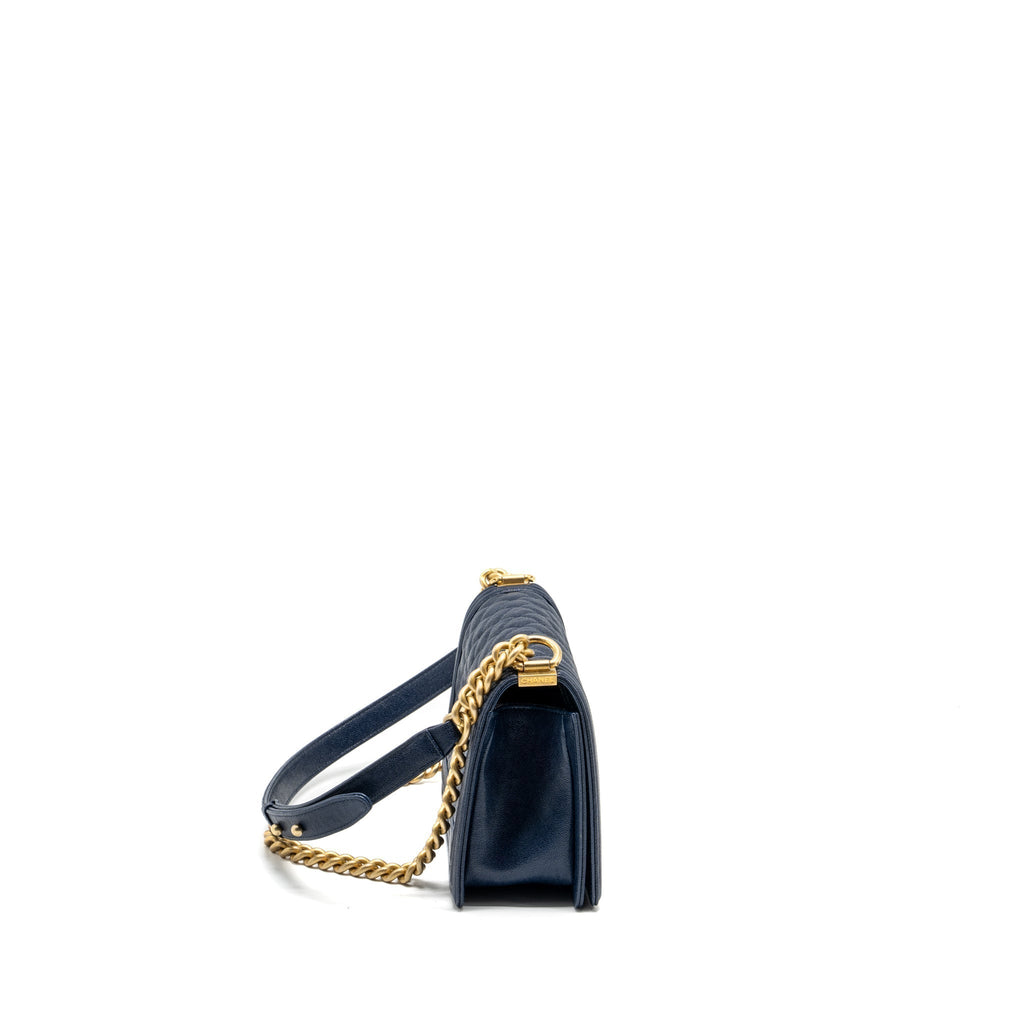 chanel-medium-boy-bag-caviar-navy-ghw