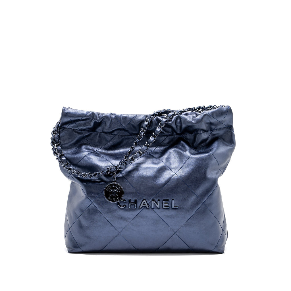 chanel-small-22-bag-shiny-calfskin-iridescent-black-with-black-hardwaremicrochip