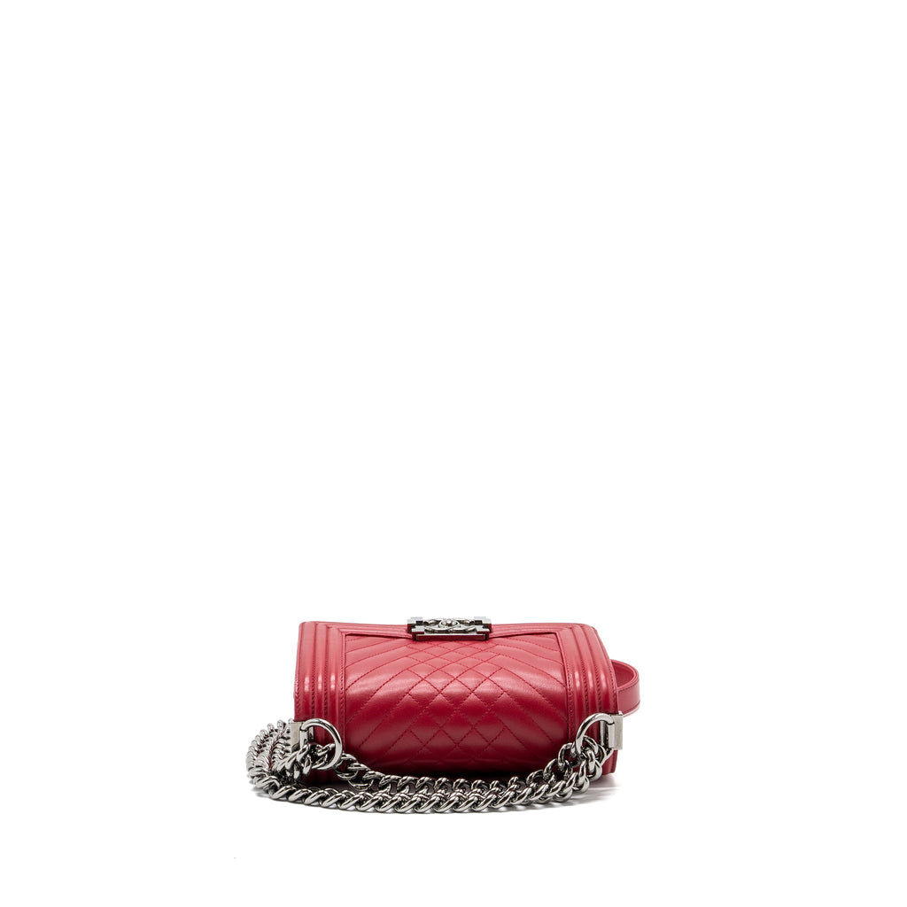chanel-small-boy-bag-calfskin-red-shw