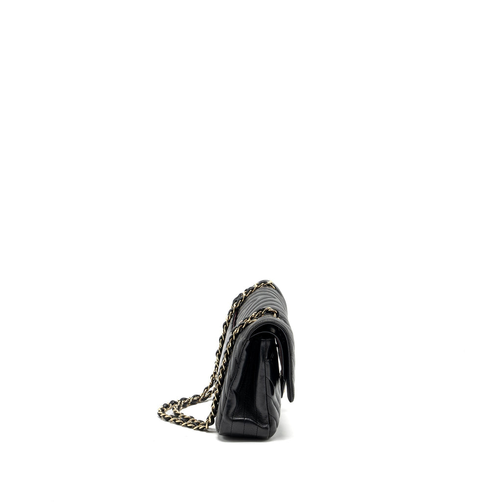 chanel-medium-classic-double-flap-bag-chevron-lambskin-black-lghw-copy-1