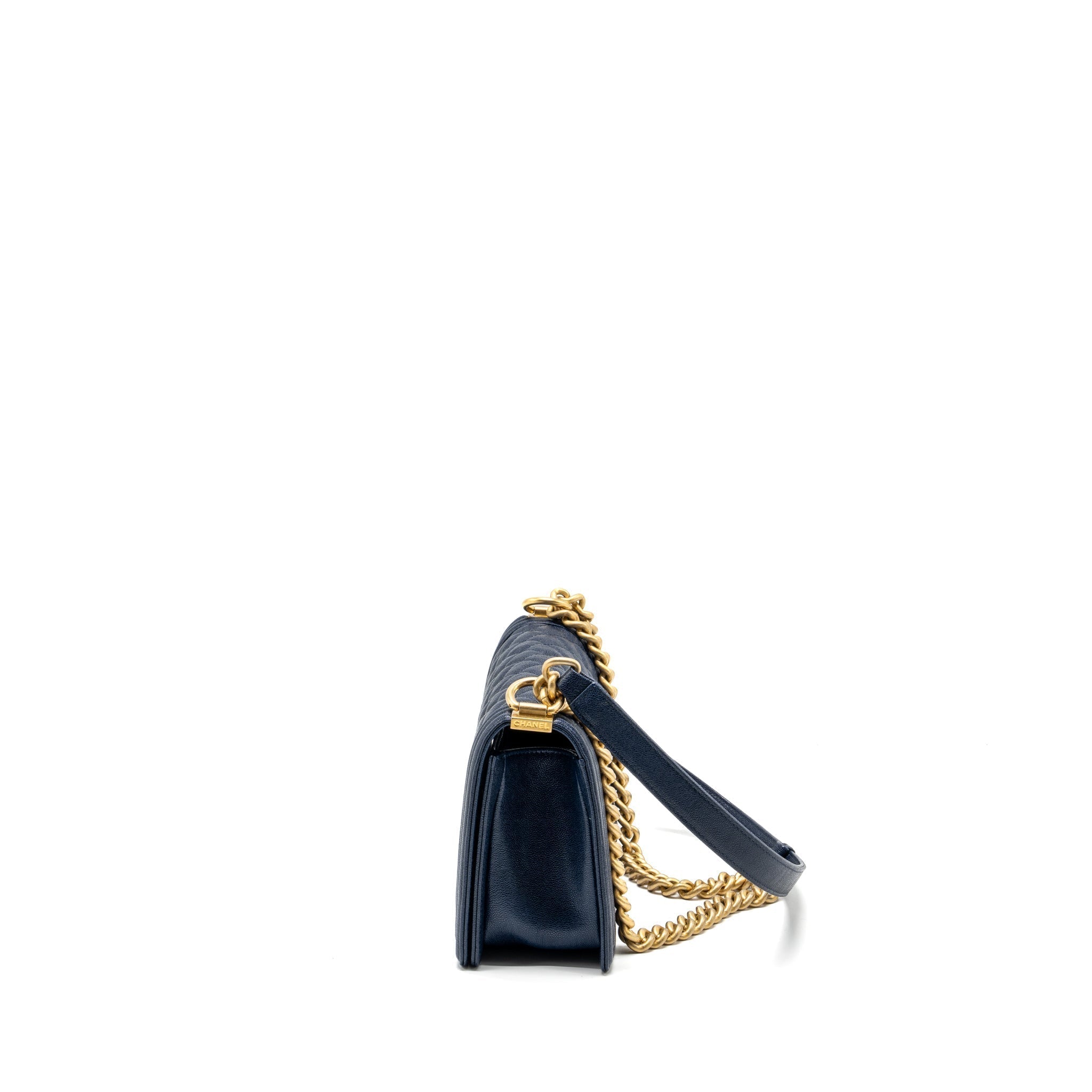 chanel-medium-boy-bag-caviar-navy-ghw