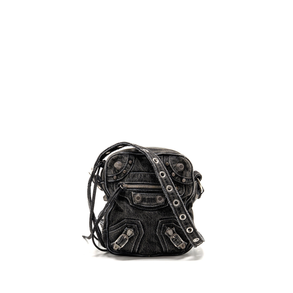 balenciaga-le-cagole-crossbody-bag-denim-black-shw