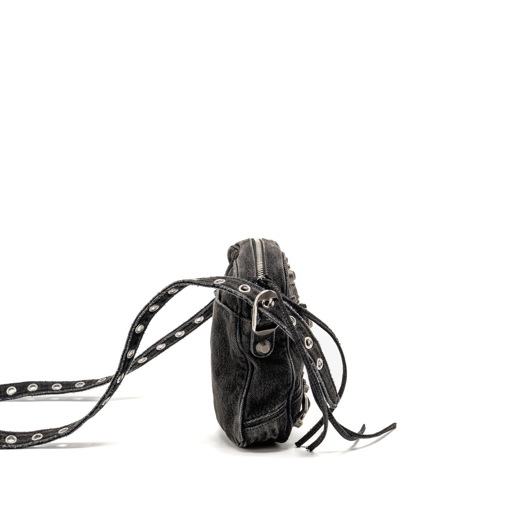 balenciaga-le-cagole-crossbody-bag-denim-black-shw