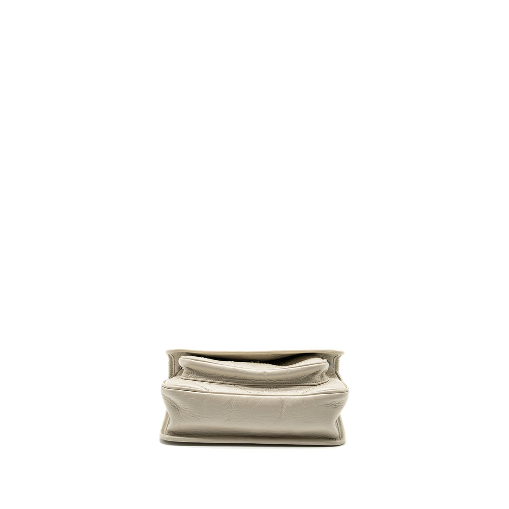 saint-laurent-ysl-niki-baby-flap-bag-calfskin-blanc-with-blanc-hardware