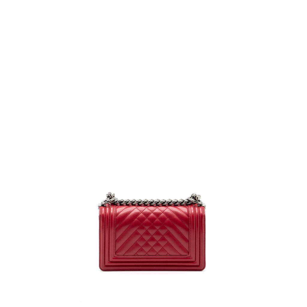 chanel-small-boy-bag-calfskin-red-shw