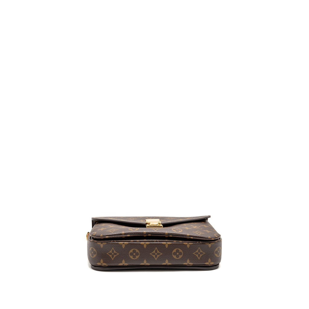 louis-vuitton-pochette-metis-monogram-canvas-ghw-34