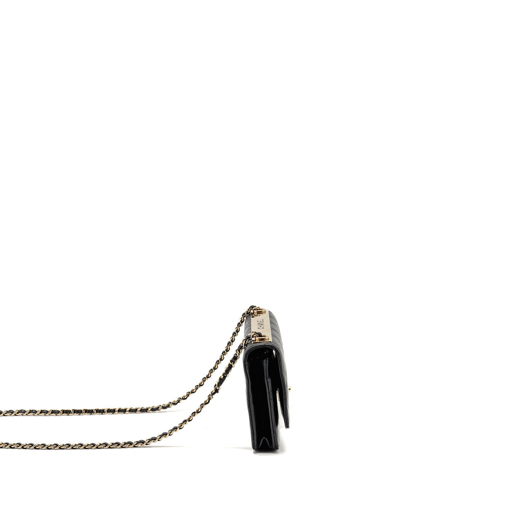 chanel-trendy-cc-wallet-on-chain-lambskin-black-lghw-microchip-1
