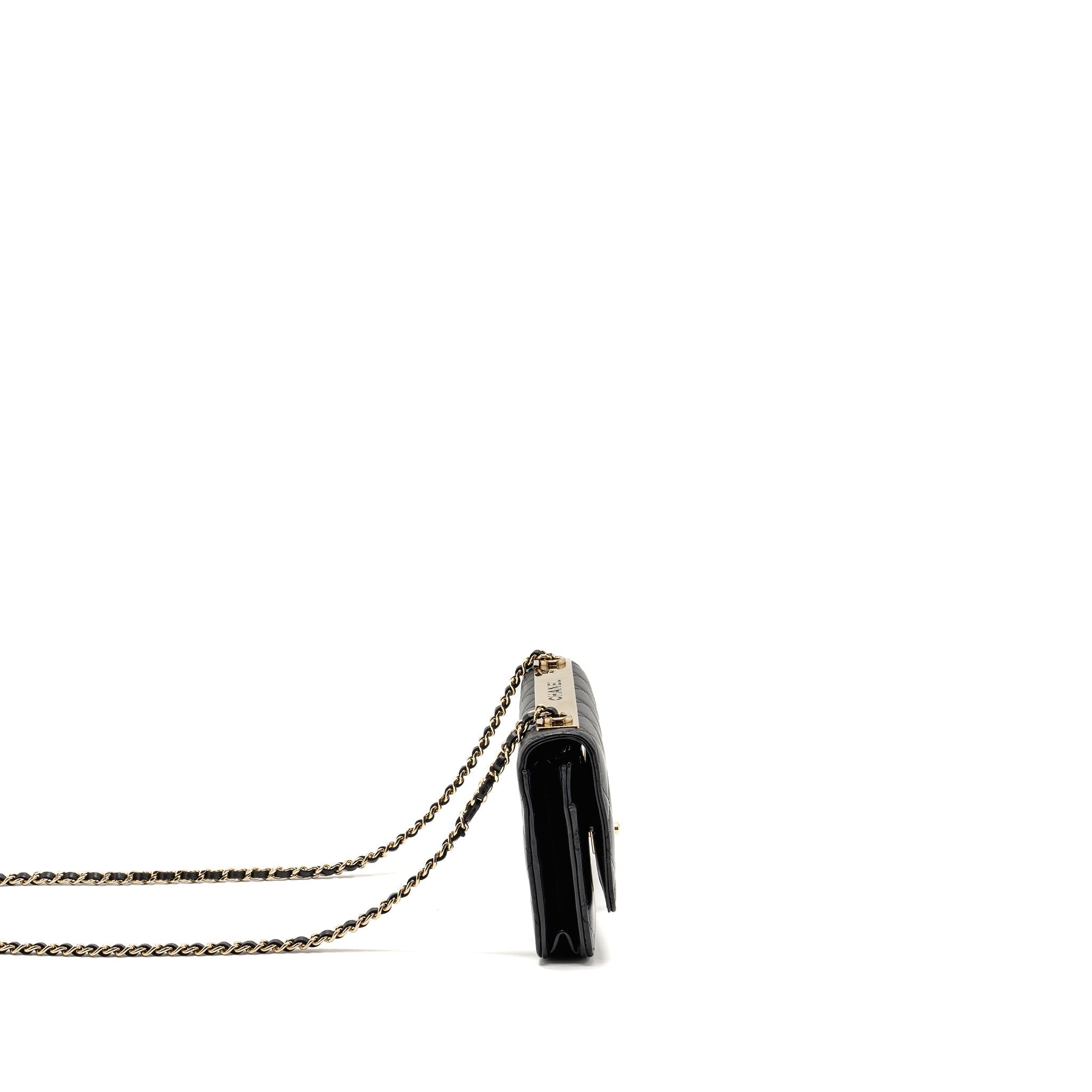 chanel-trendy-cc-wallet-on-chain-lambskin-black-lghw-microchip-1