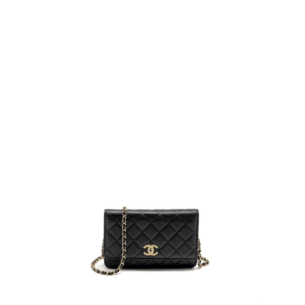 chanel-detailed-cc-logo-wallet-on-chain-caviar-black-ghw-microchip