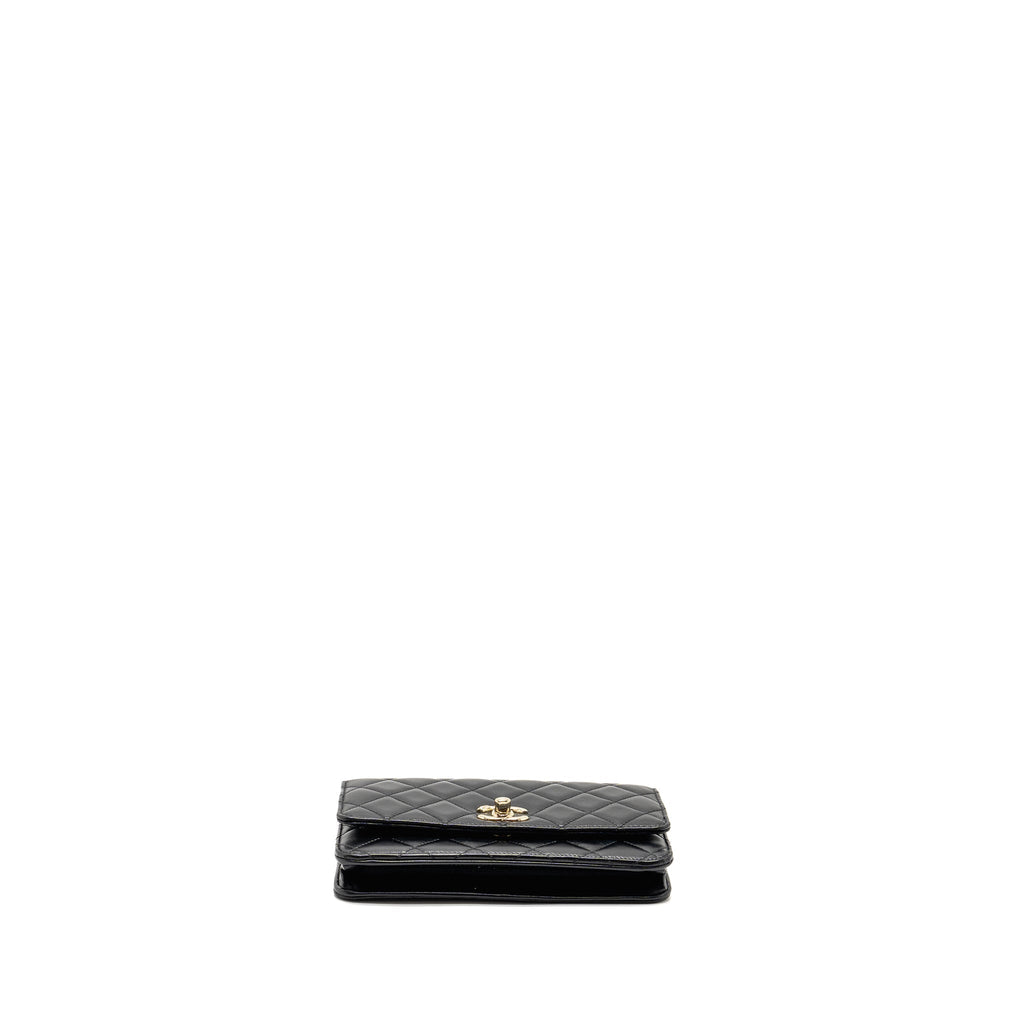 chanel-trendy-cc-wallet-on-chain-lambskin-black-lghw-microchip-1