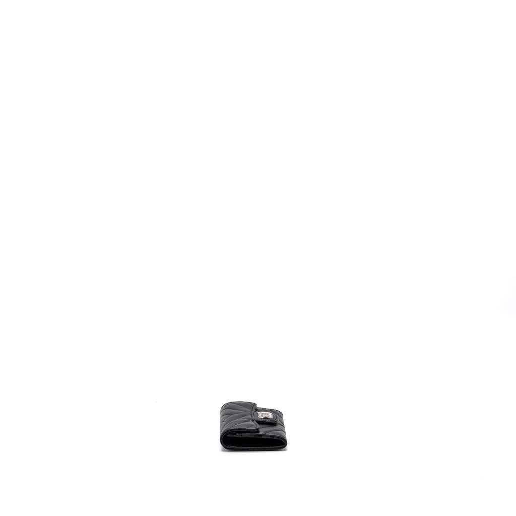 chanel-2-55-reissue-flap-card-holder-aged-calfskin-black-shw-microchip