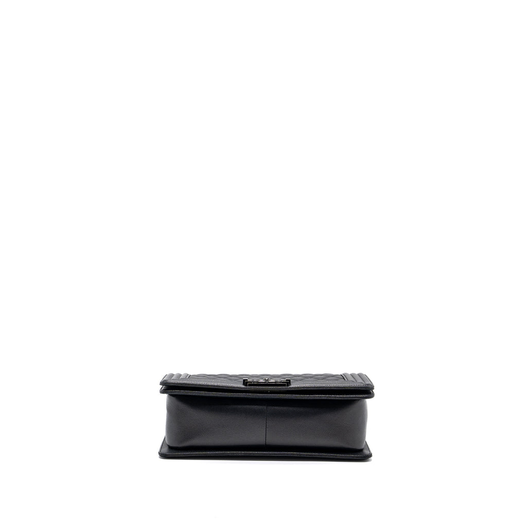 chanel-medium-boy-bag-caviar-so-black-black-hardware