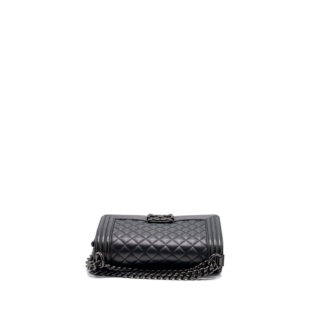 chanel-medium-boy-bag-caviar-so-black-black-hardware