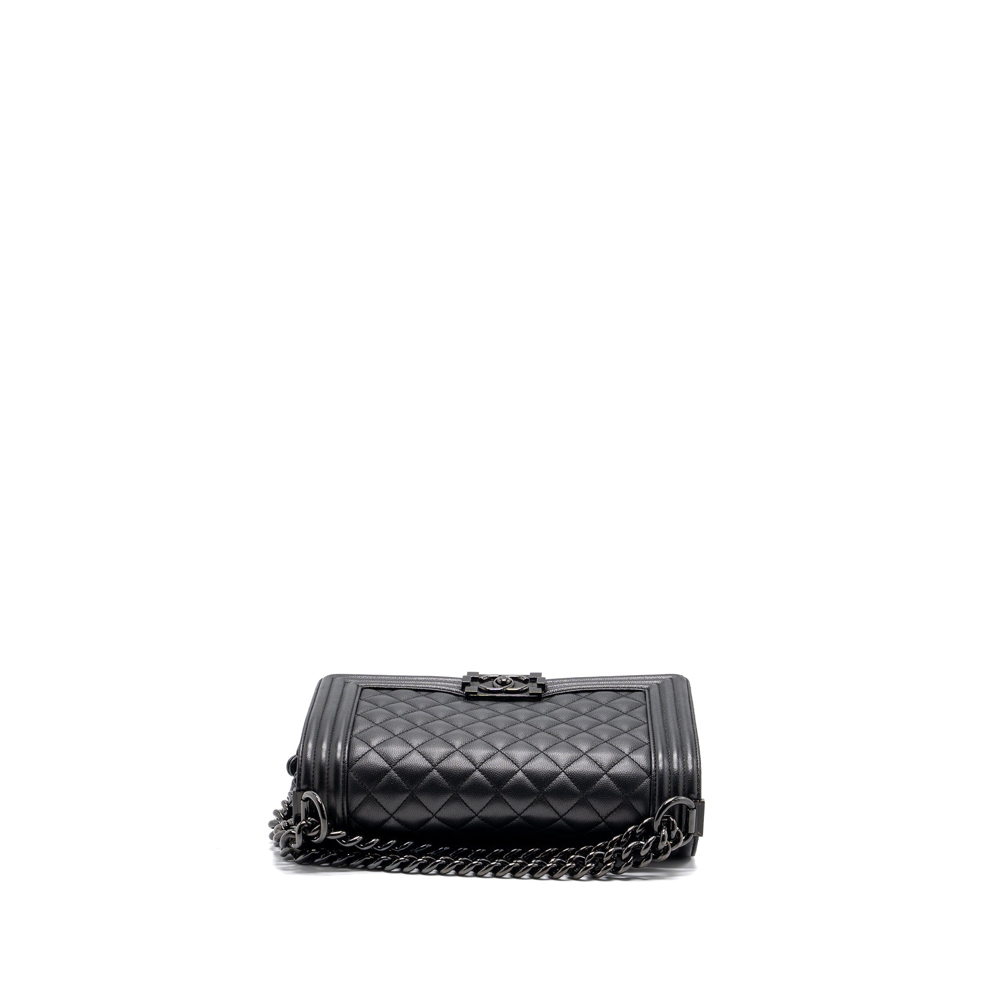 chanel-medium-boy-bag-caviar-so-black-black-hardware