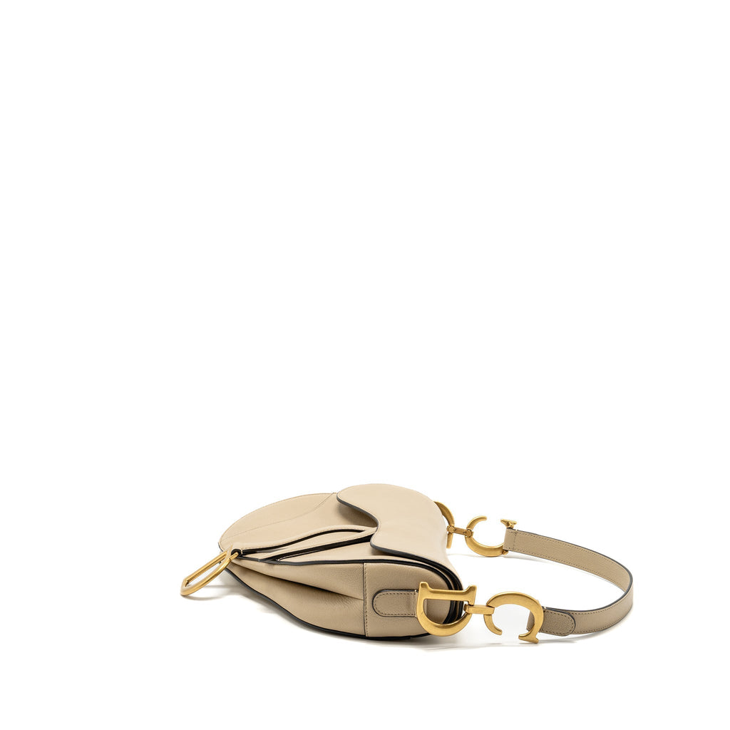 dior-medium-saddle-bag-goatskin-beige-ghw