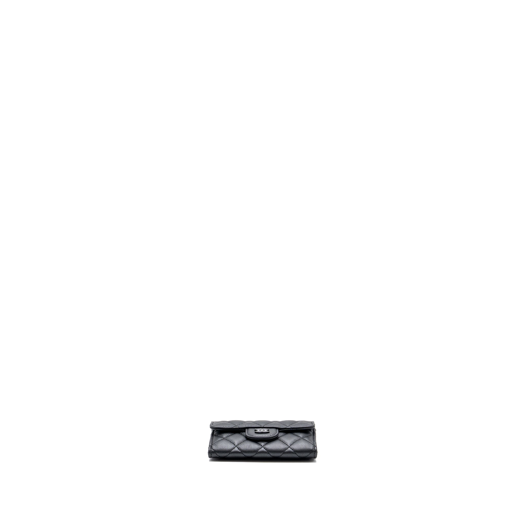 chanel-classic-flap-card-holder-lambskin-so-black-microchip