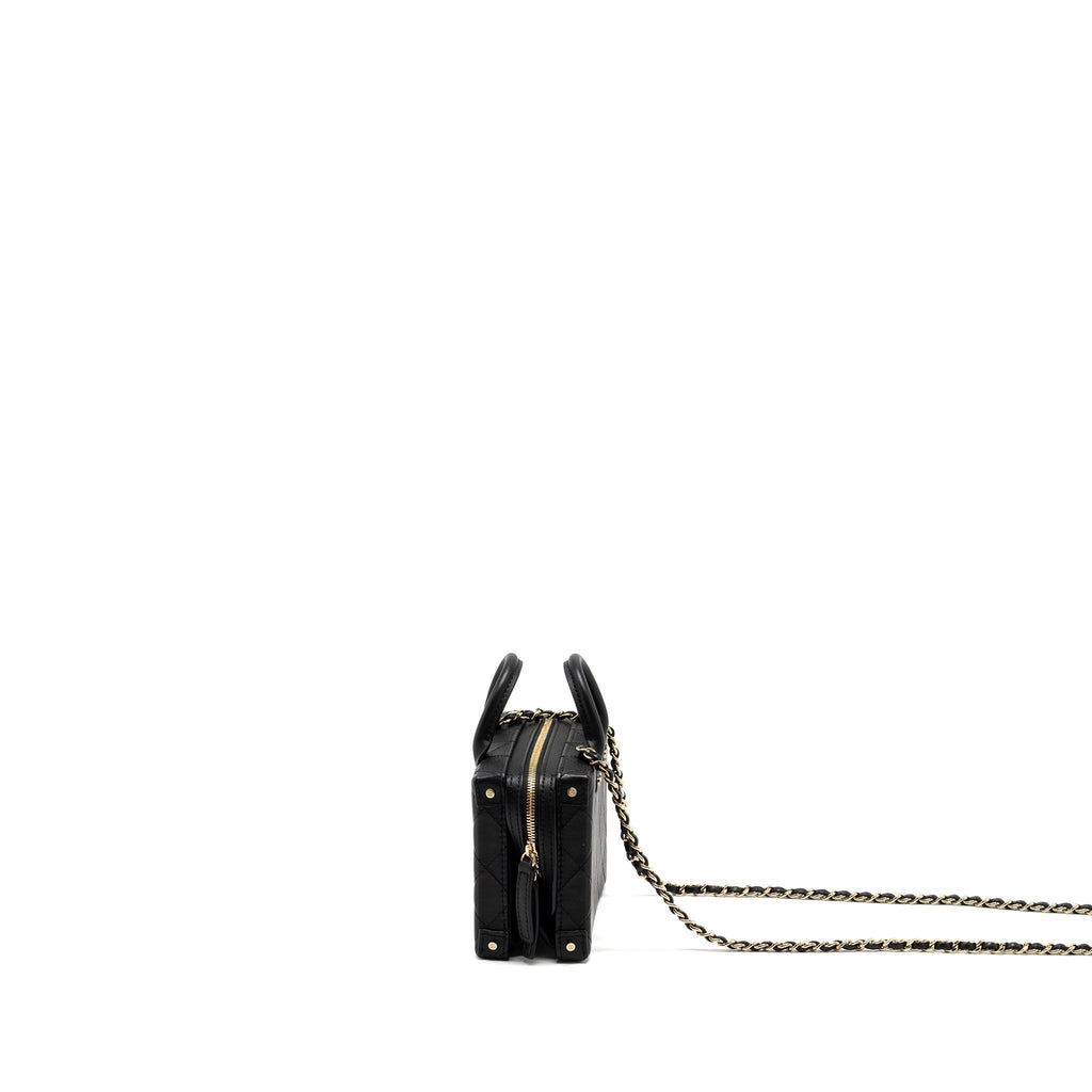 chanel-22b-small-vanity-case-calfskin-black-ghw-microchip-1