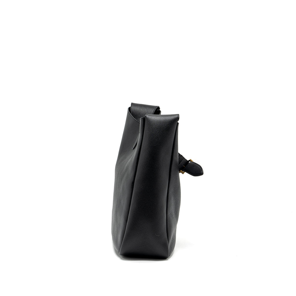 saint-laurent-ysl-le-5-a-7-supple-large-smooth-calfskin-black-ghw