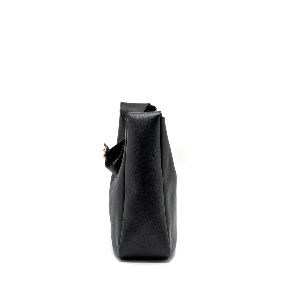 saint-laurent-ysl-le-5-a-7-supple-large-smooth-calfskin-black-ghw
