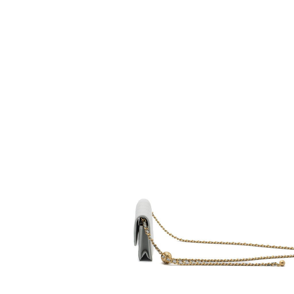 chanel-pearl-crush-mini-wallet-on-chain-lambskin-light-grey-brushed-ghwmicrochip
