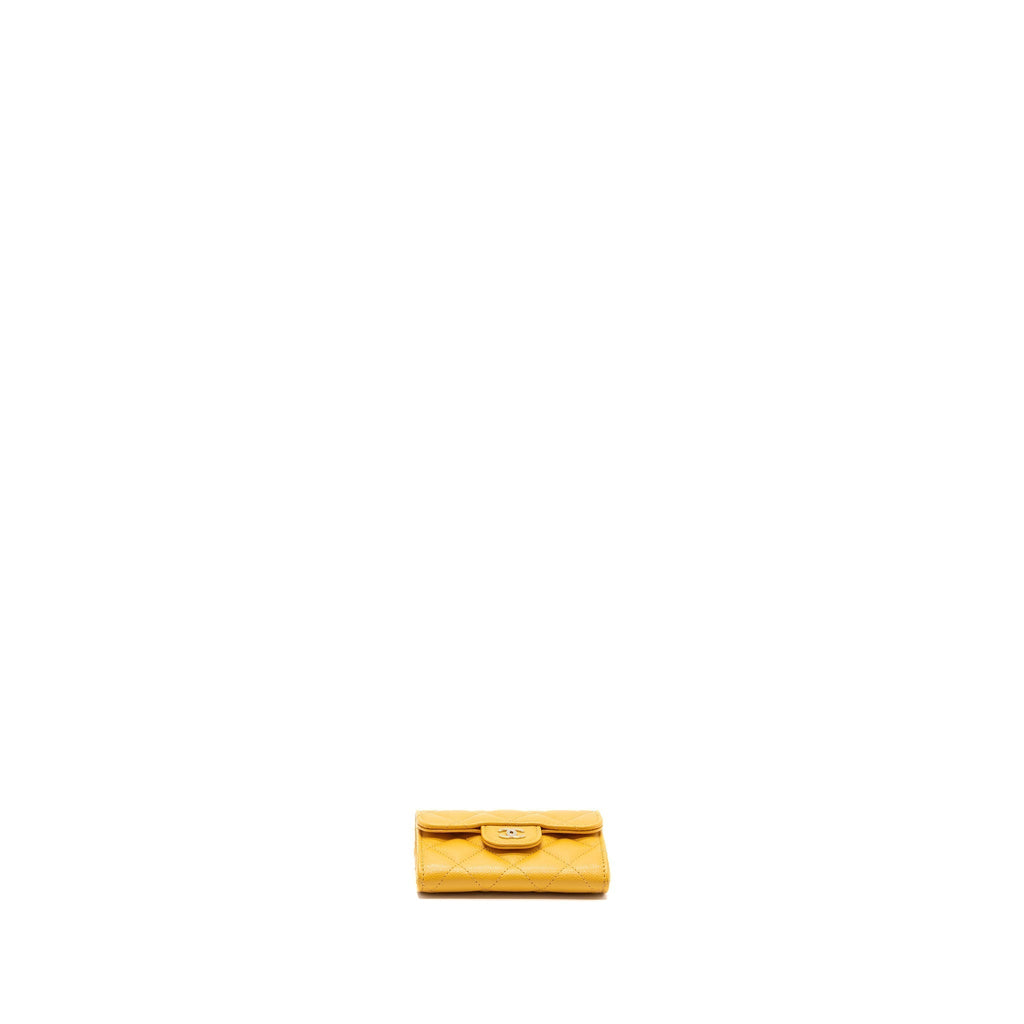 chanel-classic-flap-card-holder-caviar-yellow-lghw-mircochip