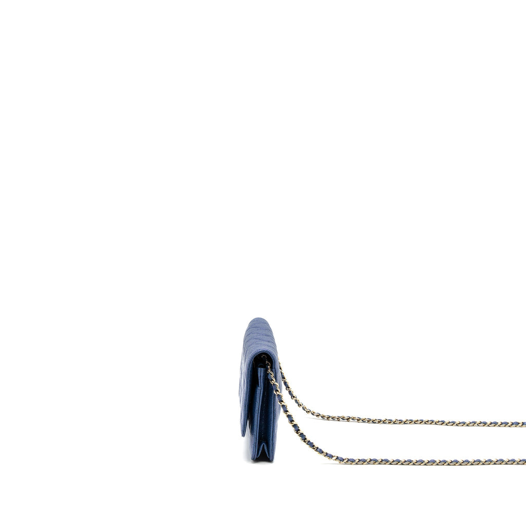 chanel-classic-wallet-on-chain-caviar-iridescent-blue-lghw-1