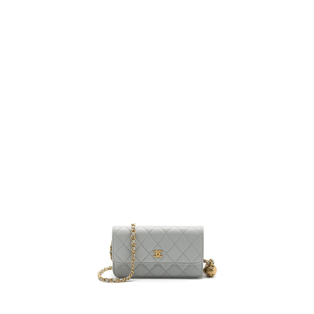 chanel-pearl-crush-mini-wallet-on-chain-lambskin-light-grey-brushed-ghwmicrochip