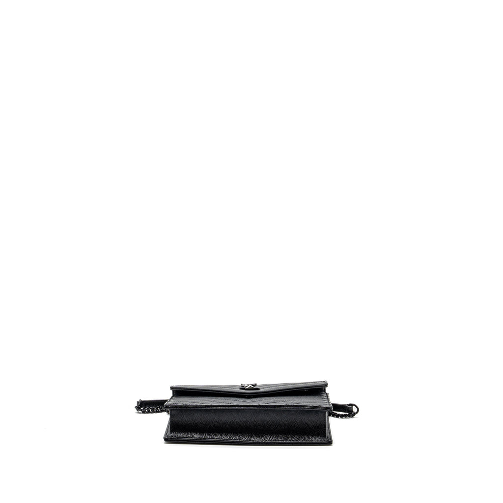 saint-laurent-ysl-envelope-chain-wallet-calfskin-black-with-black-hardware