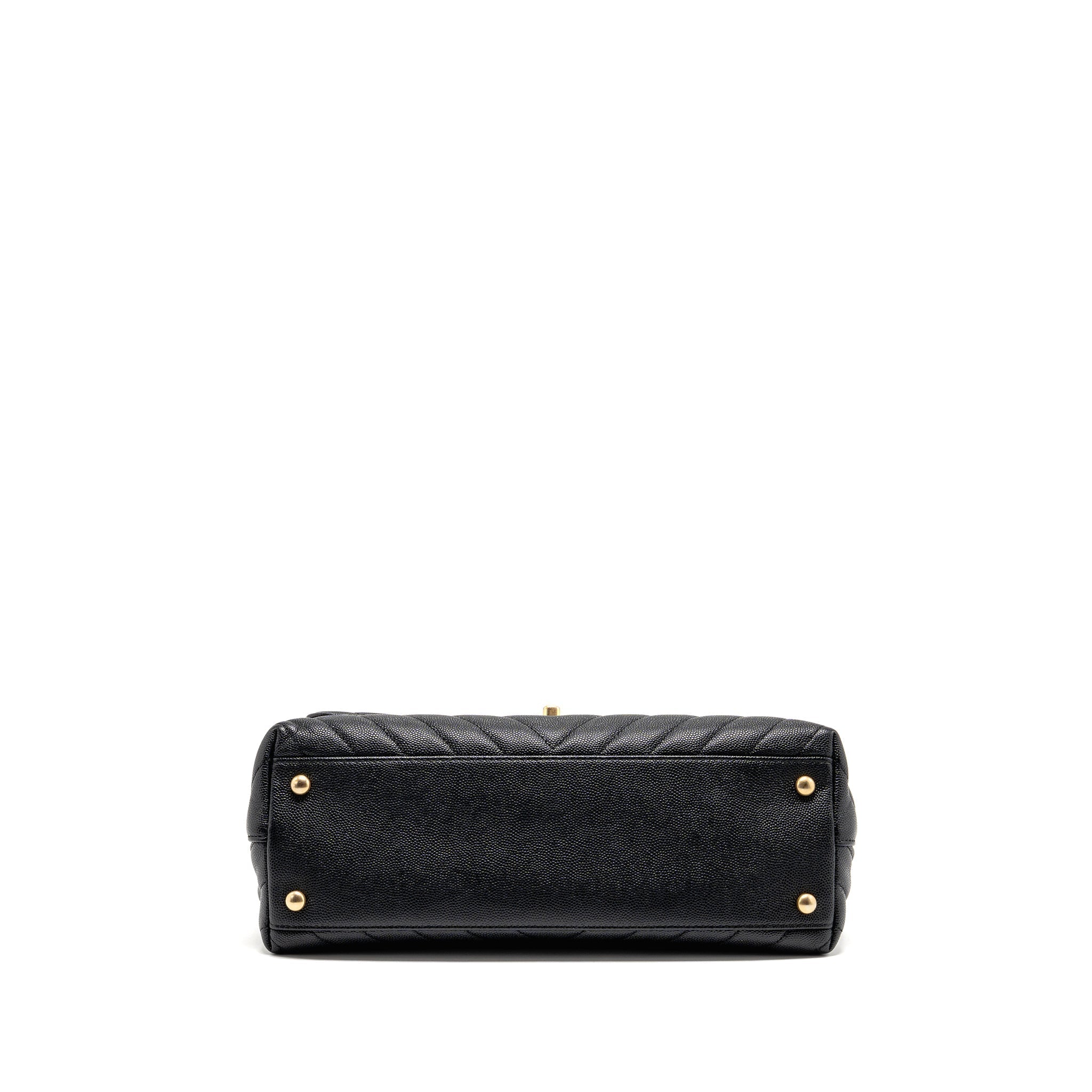 chanel-medium-chevron-coco-handle-caviar-black-ghw