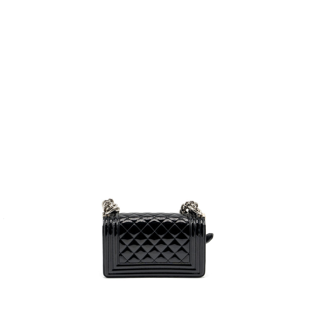chanel-small-boy-bag-patent-black-with-multicolour-hardware
