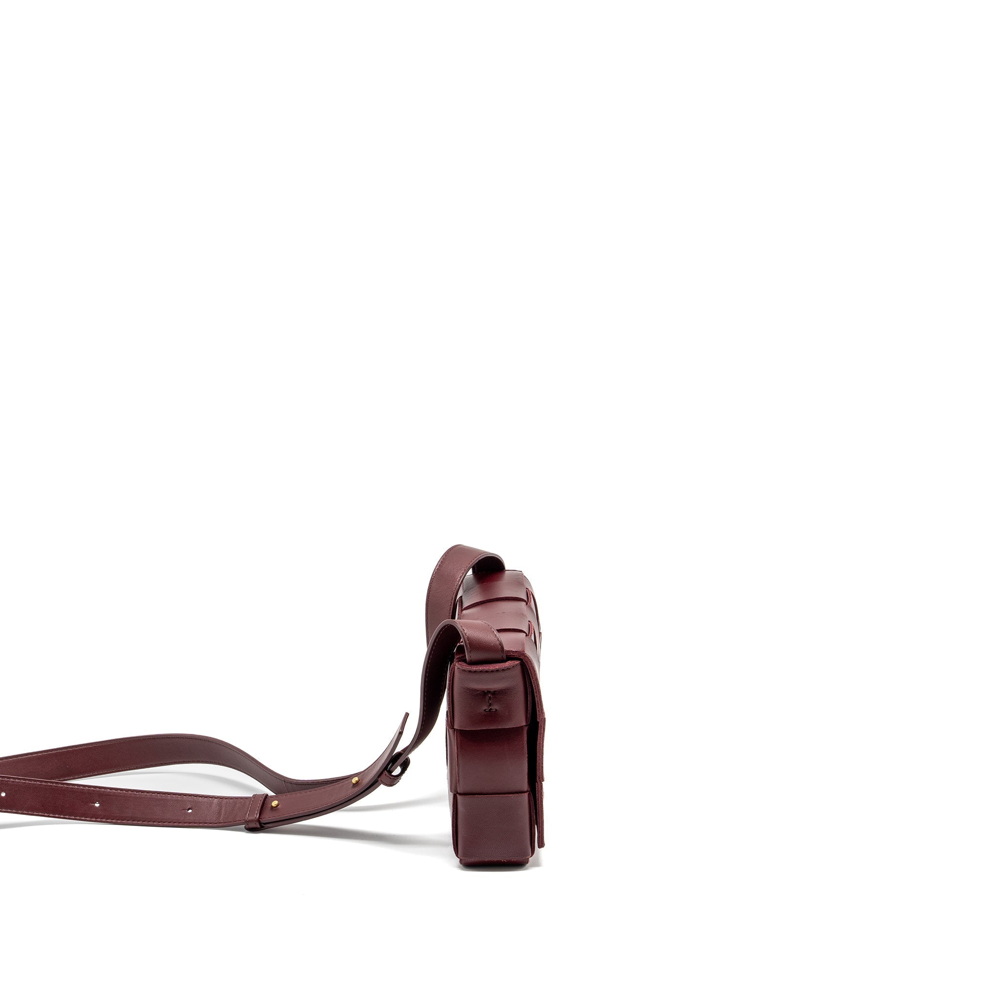 bottega-veneta-classic-cassette-bag-lambskin-burgundy-ghw