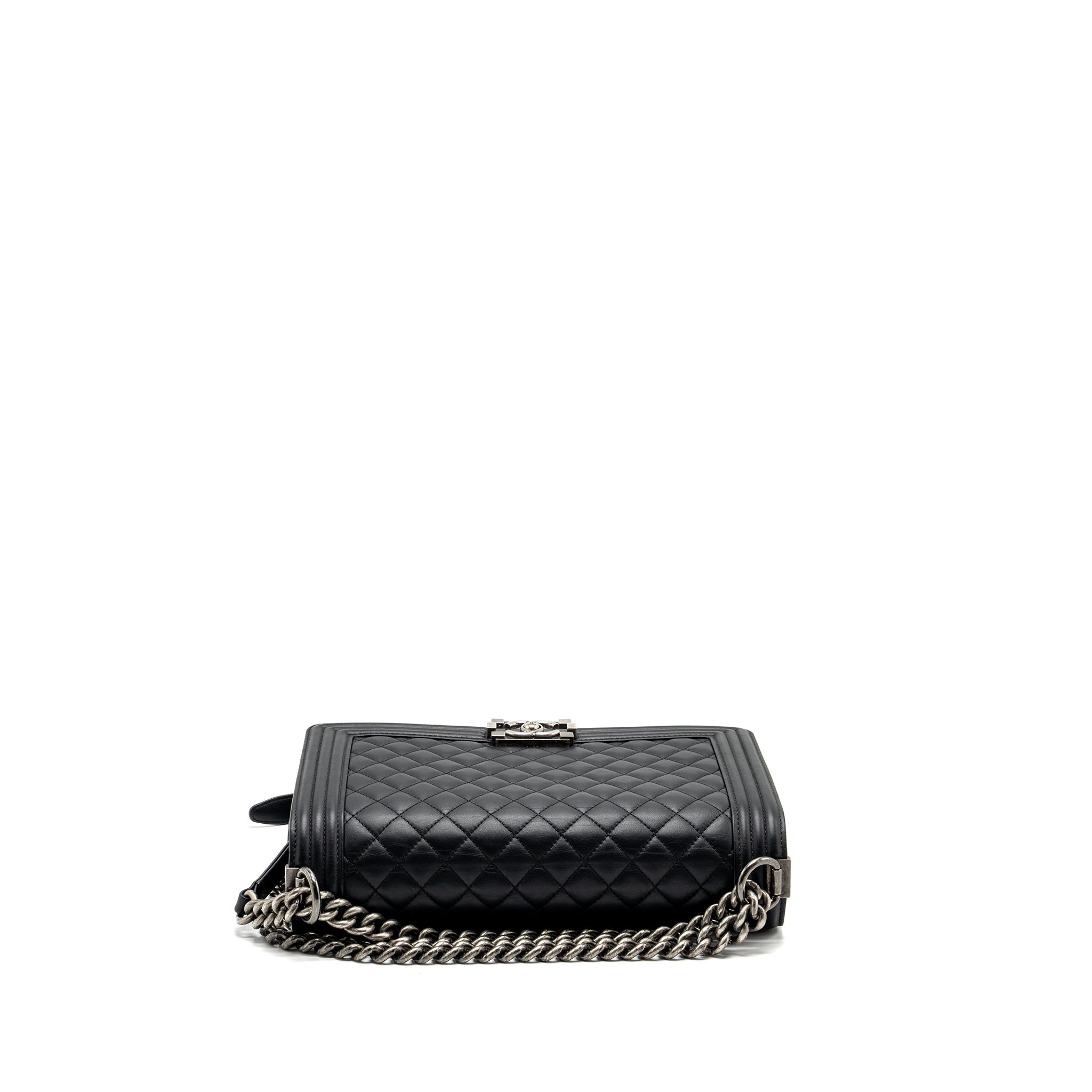 chanel-new-medium-boy-bag-smooth-calfskin-black-ruthenium-hardware