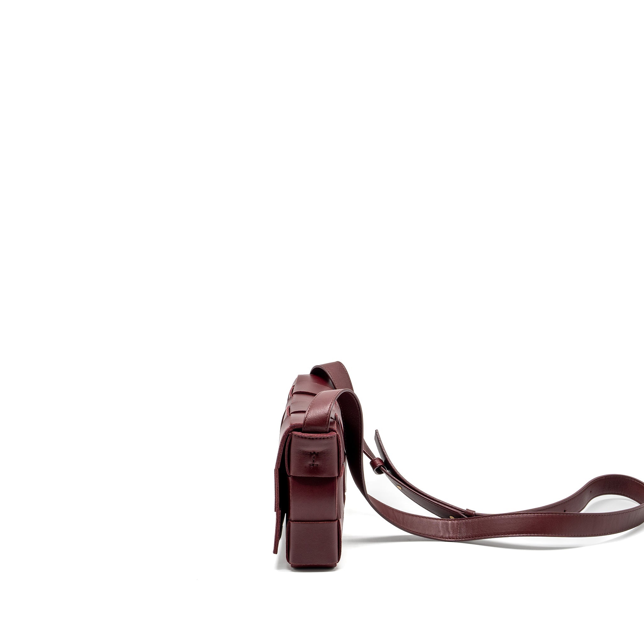 bottega-veneta-classic-cassette-bag-lambskin-burgundy-ghw