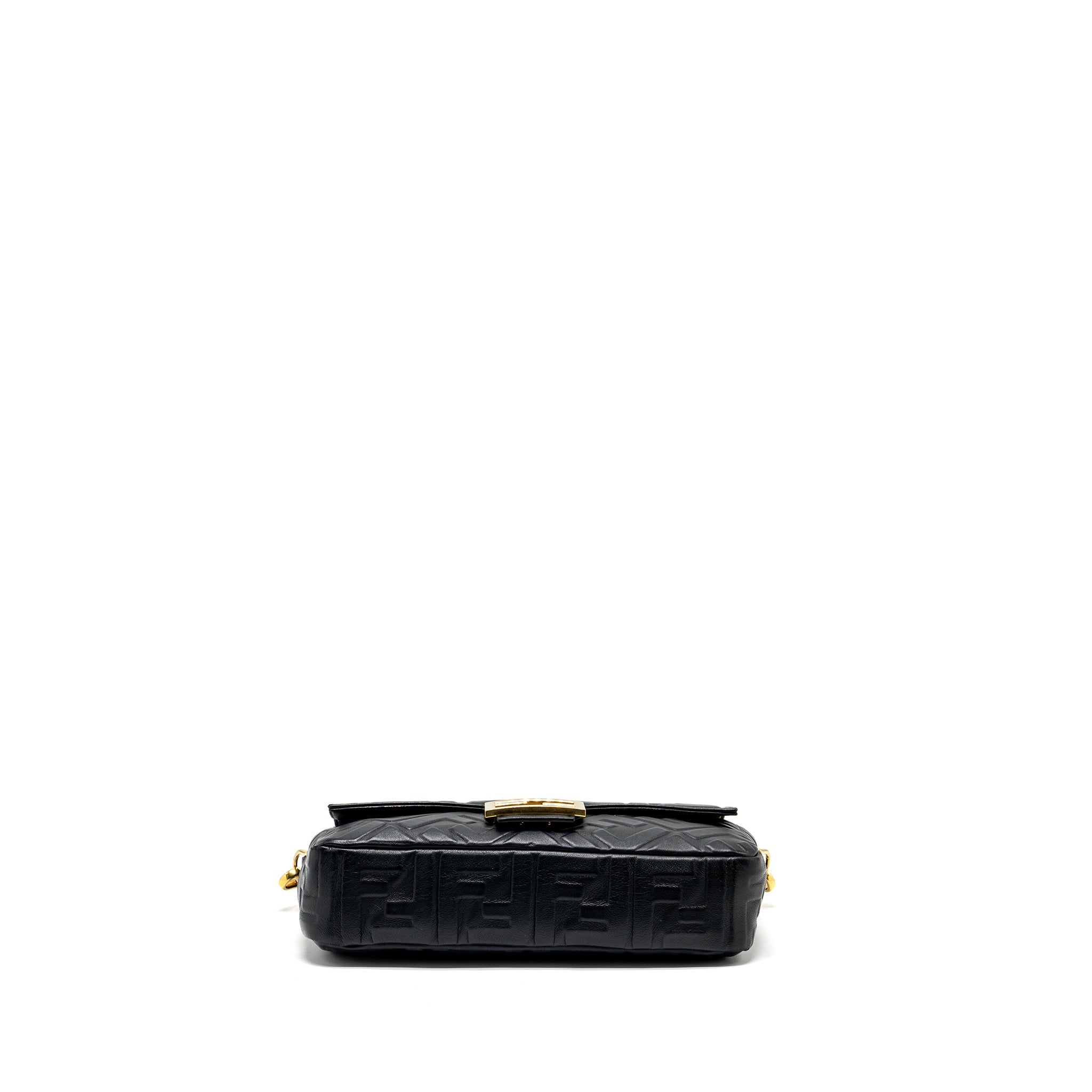 fendi-baguette-bag-with-ff-motif-nappa-black-ghw