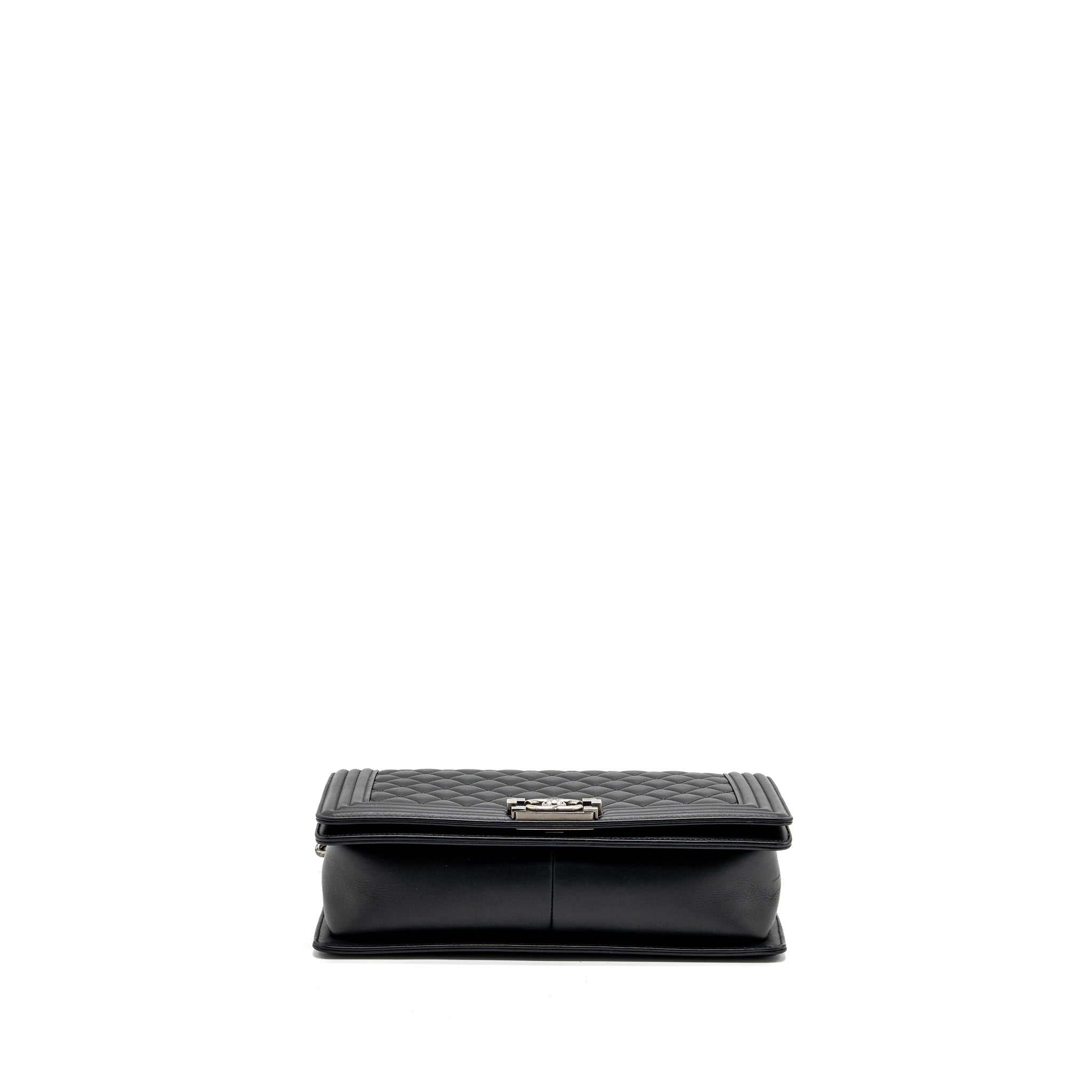 chanel-new-medium-boy-bag-smooth-calfskin-black-ruthenium-hardware