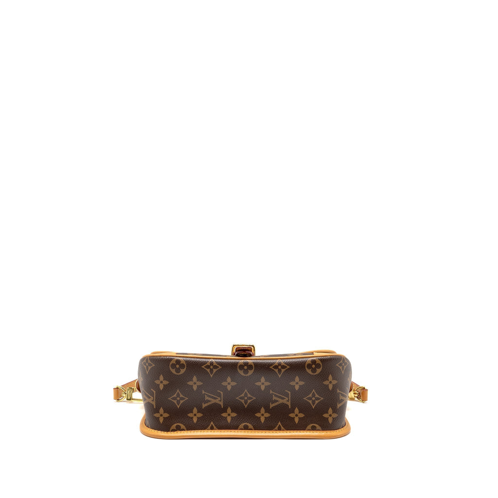 louis-vuitton-diane-bag-monogram-canvas-ghw-2