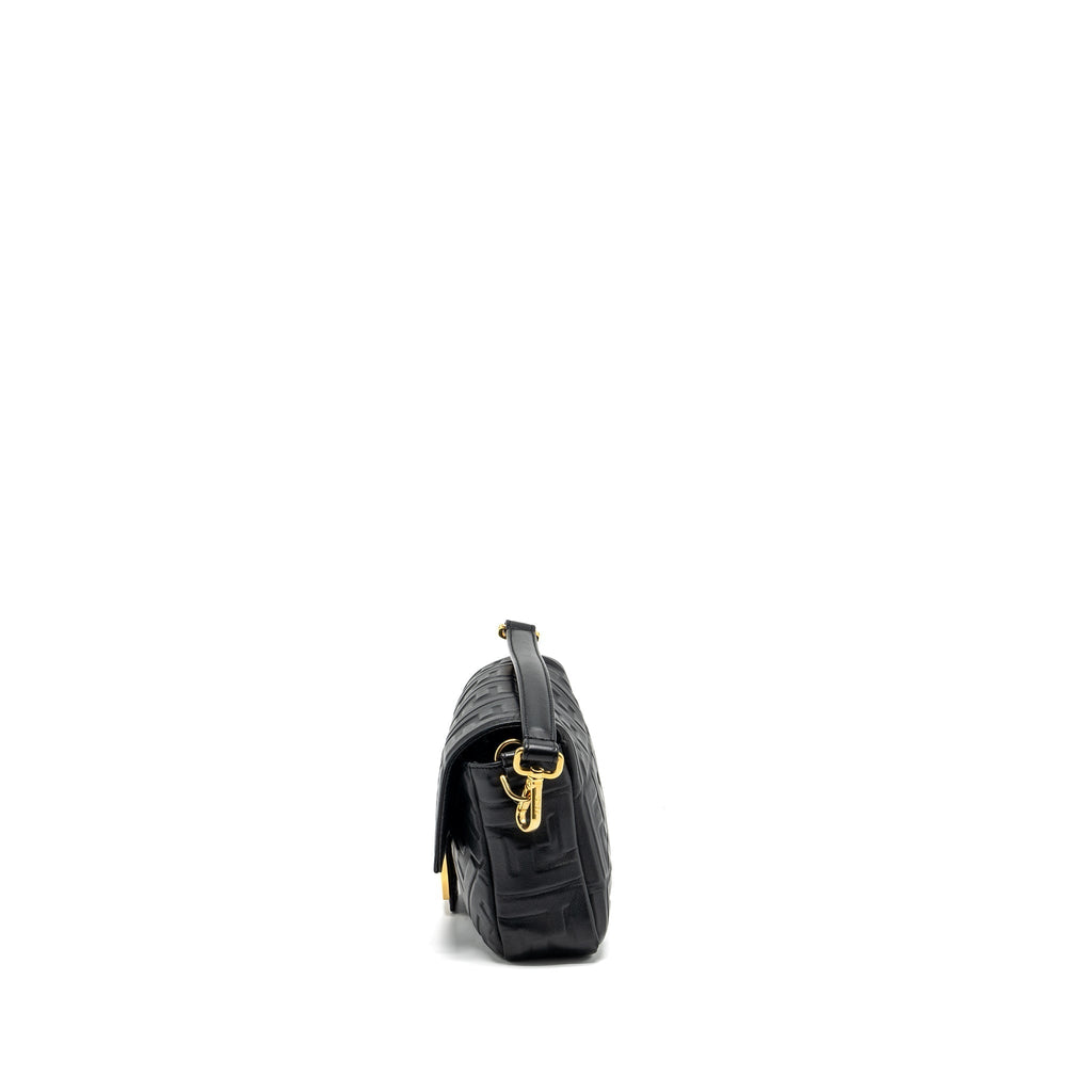 fendi-baguette-bag-with-ff-motif-nappa-black-ghw