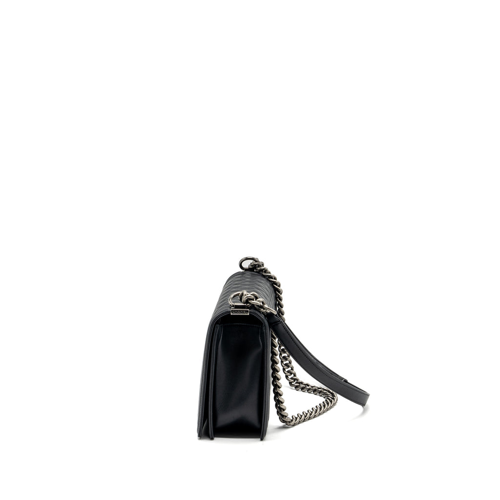 chanel-new-medium-boy-bag-smooth-calfskin-black-ruthenium-hardware