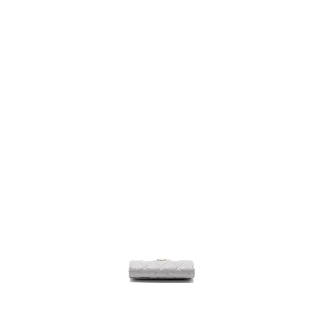 chanel-classic-flap-card-holder-caviar-light-grey
