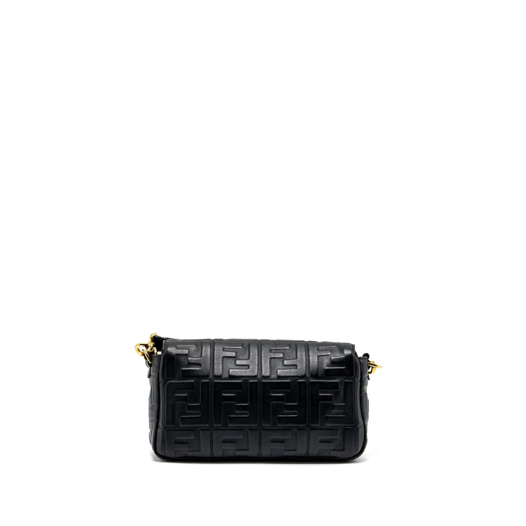 fendi-baguette-bag-with-ff-motif-nappa-black-ghw