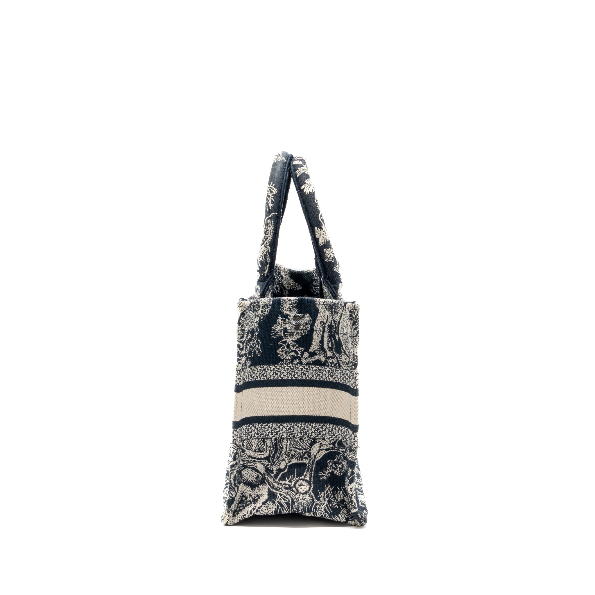 dior-small-book-tote-blue-toile-de-jouy-embroidery-1