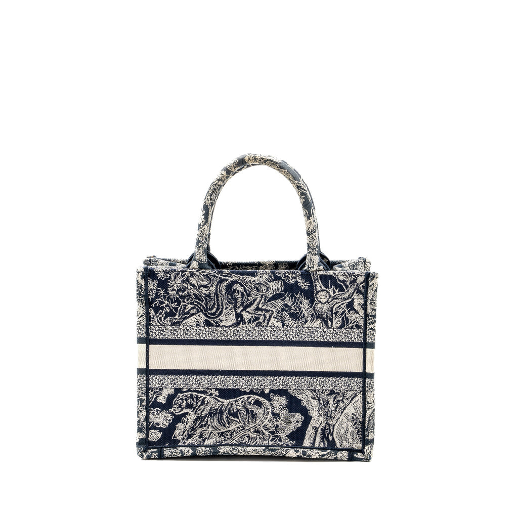 dior-small-book-tote-blue-toile-de-jouy-embroidery-1