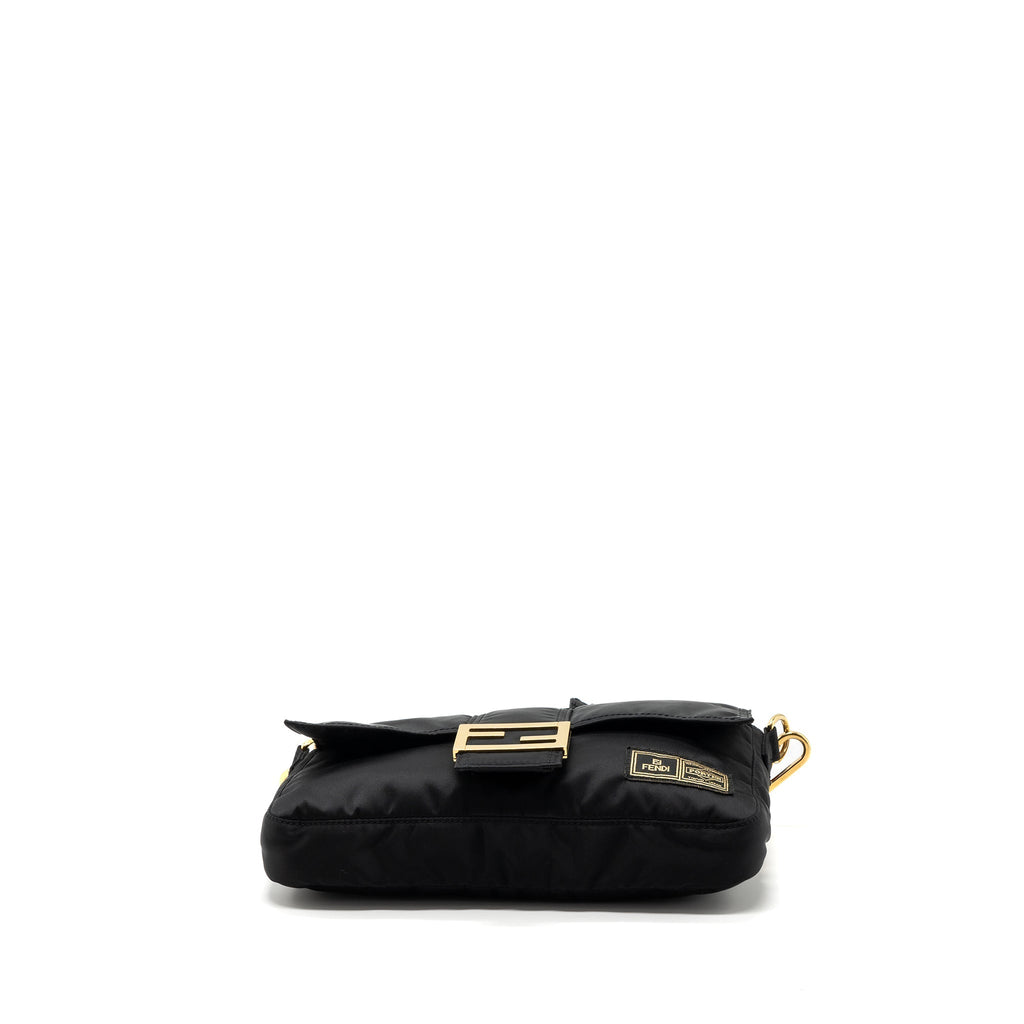 fendi-regular-baguette-nylon-black-ghw
