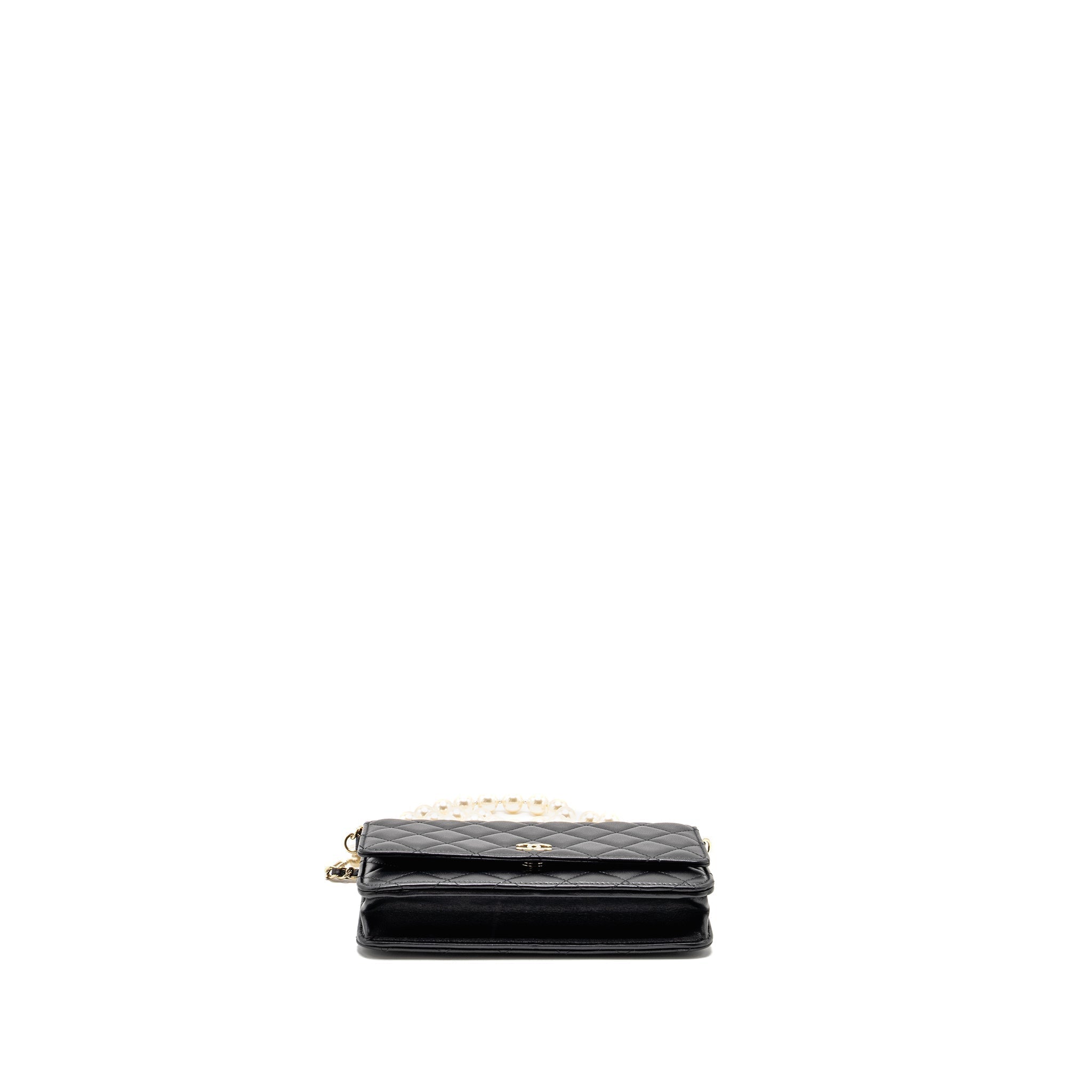 chanel-wallet-on-chain-with-pearl-chain-lambskin-black-lghwmicrochip